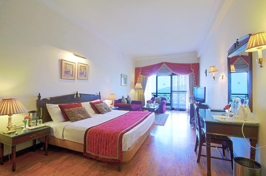 Kasauli Resort By Piccadily Exterior photo